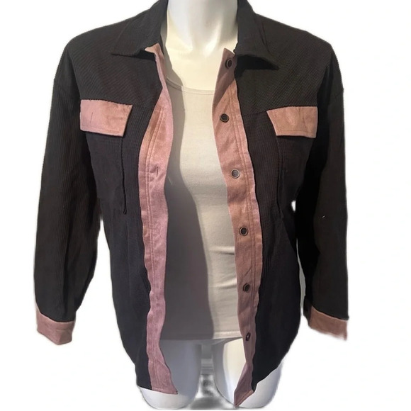 NWOT Grey and Pink Women’s Shacket Size Medium - Picture 1 of 4